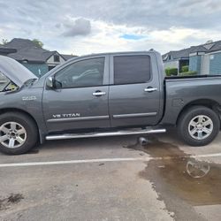 Nissan Titan SE, Grey 