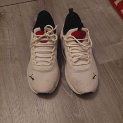 puma soft foam tennis/running shoes size 8