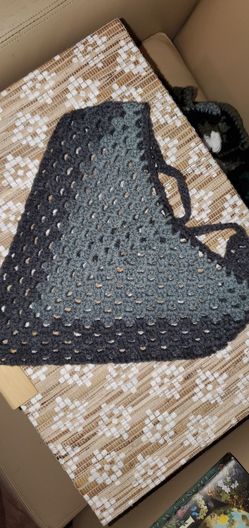 Crochet Bandana (Grey to Dark Grey)