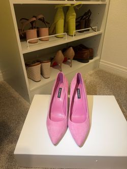Nine West Pink Suede Pointed-Toe Pumps size 8