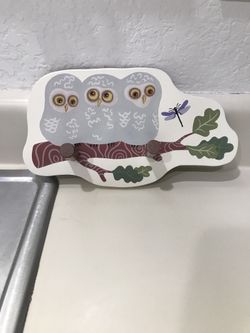 Owl coat holder