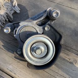 Toyota Camry Idle Pulley With Bracket 