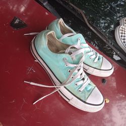 Convers Size 5 Mens 7 Womans