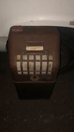 Vintage Bakelite Tube Radio