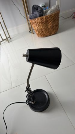 Desk lamp