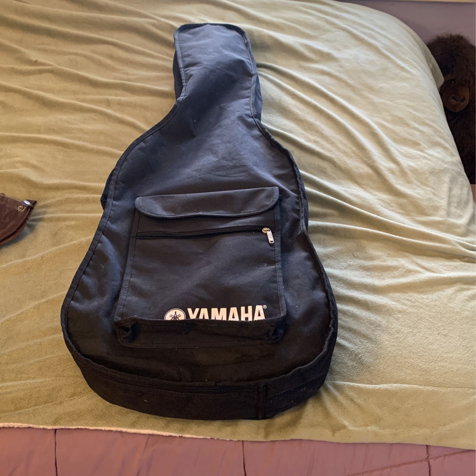 Acoustic Yahama Guitar