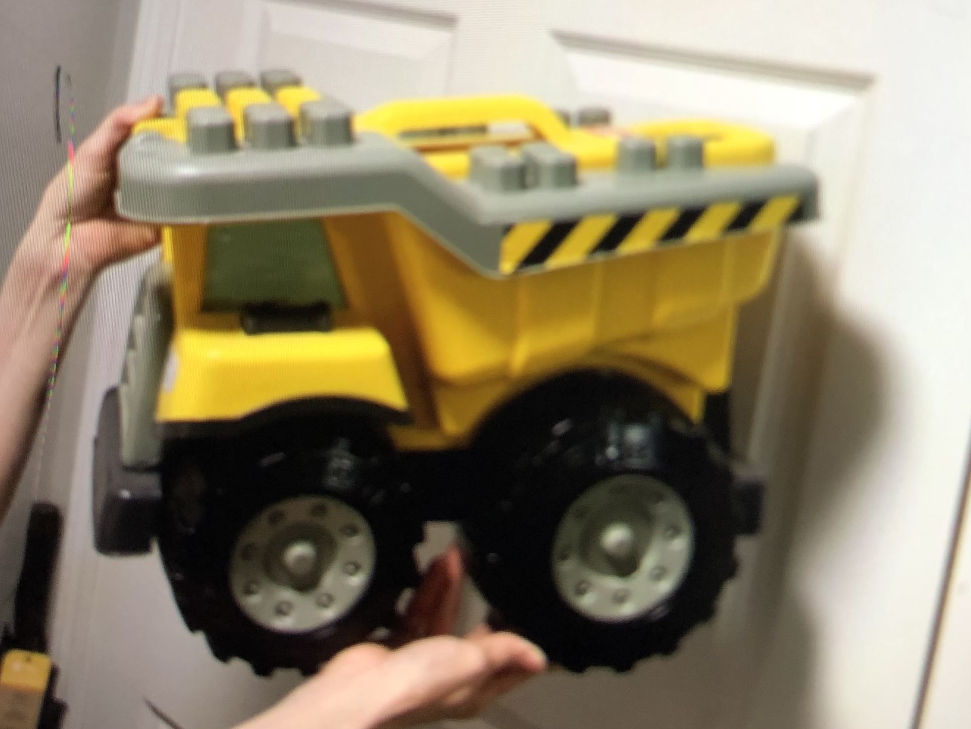 Tonka Mighty-Tuff Tow & Go Kids Large Dump Truck MEGA Blocks compatible