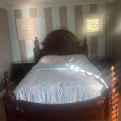 Queen Size Bedroom Set By Ashley 