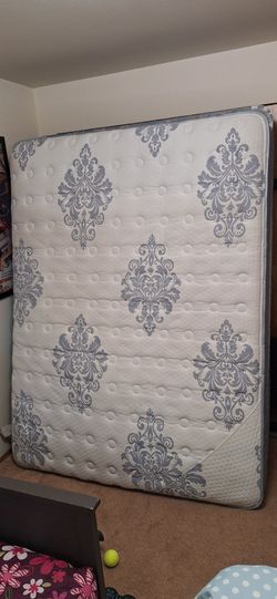 Free Queen mattress and box spring