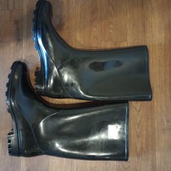 Ladies Rain boots Size 10 Like New $20 