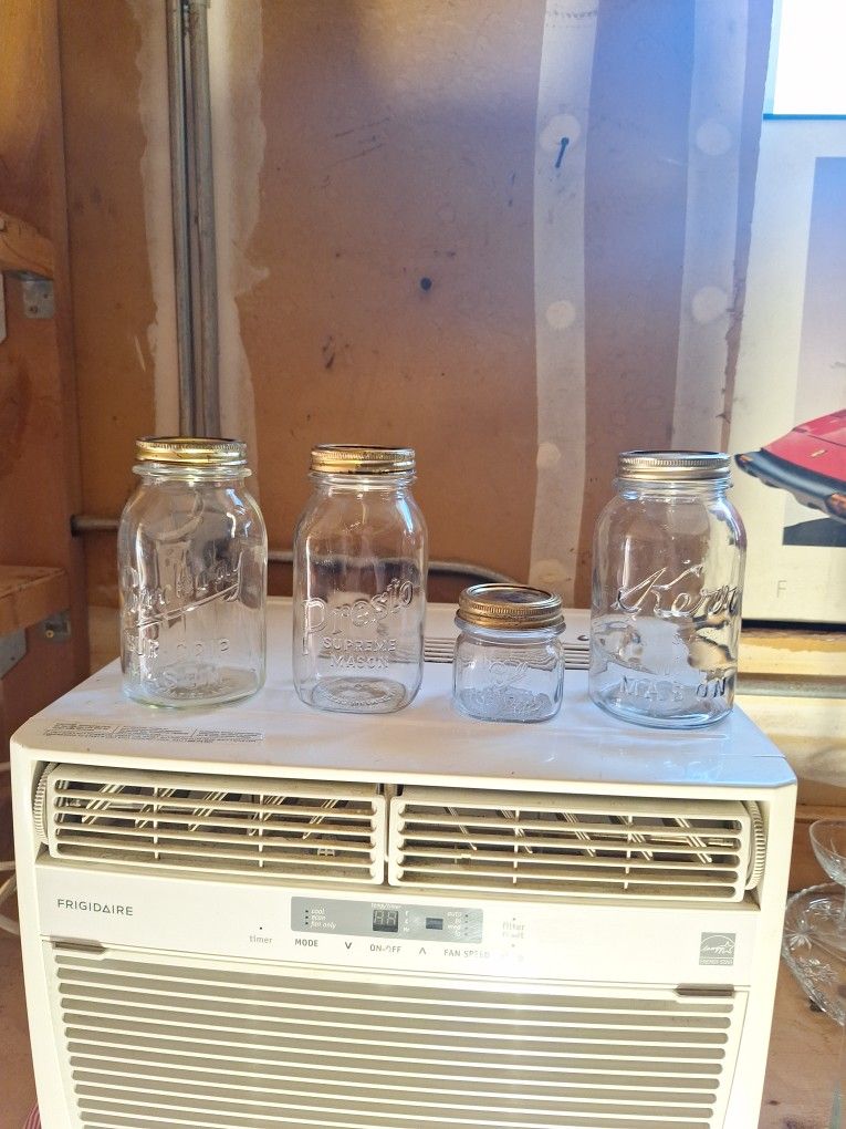 4 Very Rare Mason Jars