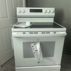 Electric Oven Range And Matching Microwave 