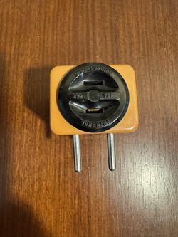 Vintage Amphenol Electrical Adapter For American appliances to European outlets