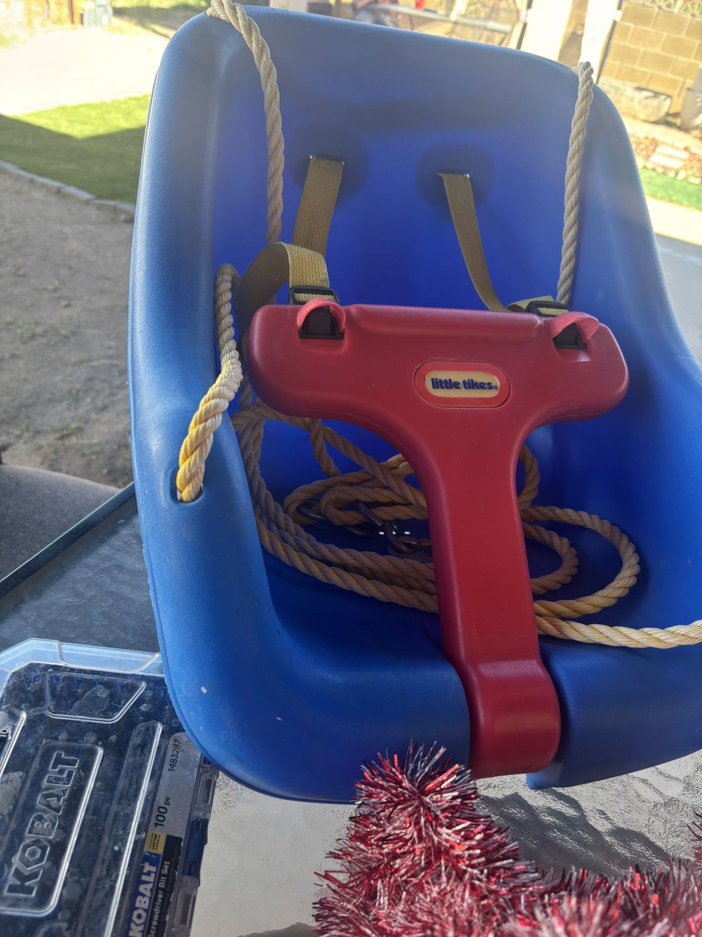 Tikes Swing 25 Comes With Mounts 