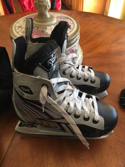 Reebok Youth large adjustable from size 12-1