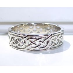Size 8, 925 Sterling Silver Celtic Irish Endless Knot Band Ring
