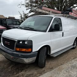 2016 GMC Savana Cargo