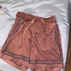 nike shorts size m