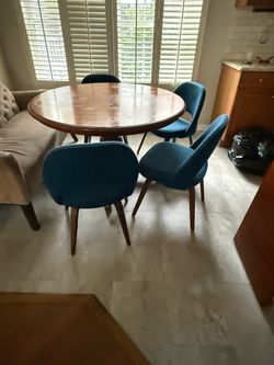 *Free* round kitchen table with leaf and four blue chairs