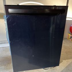 Frigidaire 24” Black Stainless Dishwasher 