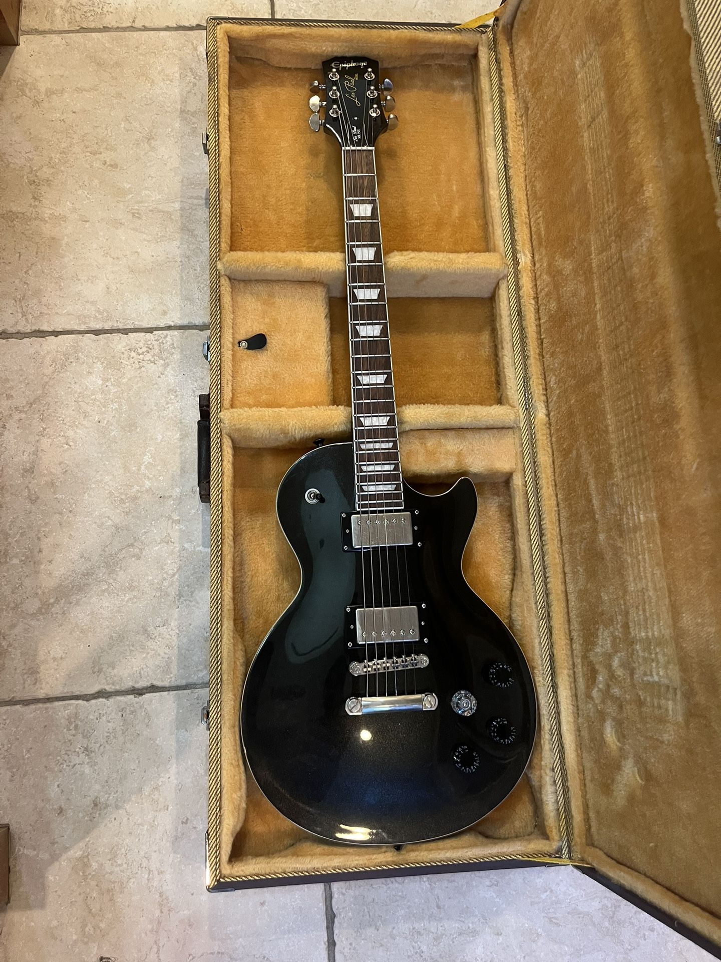 Epiphone Les Paul Muse (Brand New) W/ Danelectro Tweed Vintage Hardshell Case