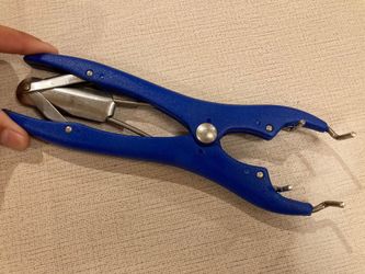 Woke Snowflake MAP blue castration pliers