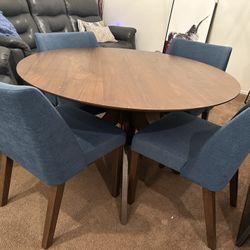 Round Dining Table & 4 Chairs