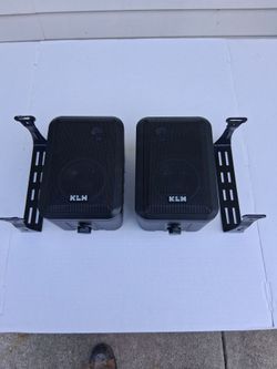 KLH Black Bookshelf Speakers with Wall Brackets – Pair