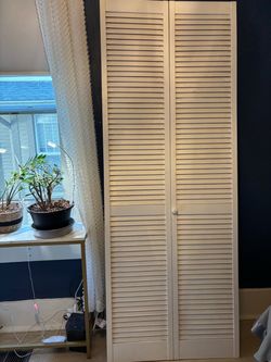 Free bifold door