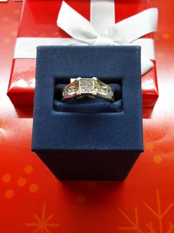 Women's Ring - Yellow Gold 10k (.417) 4.5 grams Size 9
