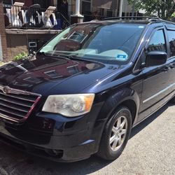 2010 Chrysler Town & Country