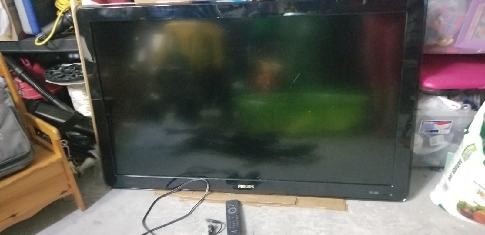 Plasma TV working good. Remote control. 50 inches. No scratches(Not good picture)Great condition.