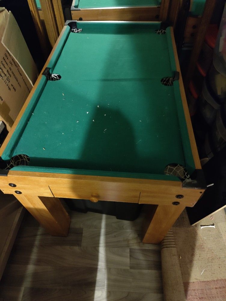 Small Kids Pool Table & Air Hockey 