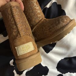 Toddler Uggs $20