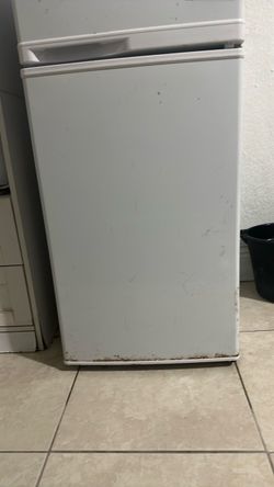 Mini fridge