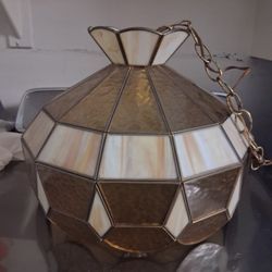 TIFFANY STYLE STAINED GLASS LAMPSHADE/LIGHT