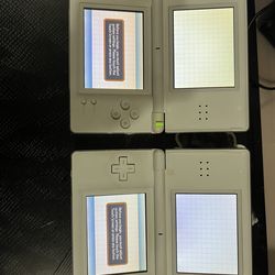 2 White Nintendo DS Lite