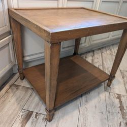 Beautiful Mid-Century Style Table Solid Wood Side End Accent Piece MCM Modern