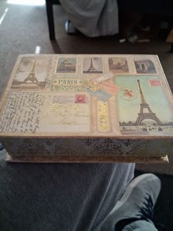 COLLECTABLE BOX PARIS THEME CLEAN