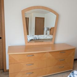 Complete Modern Bedroom Set (4 pieces) - Light Wood. SALE!