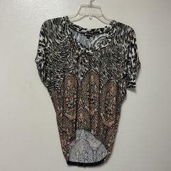 Woman’s LILY WHITE Short Sleeve, Pull Over Stretch Top… Size Small