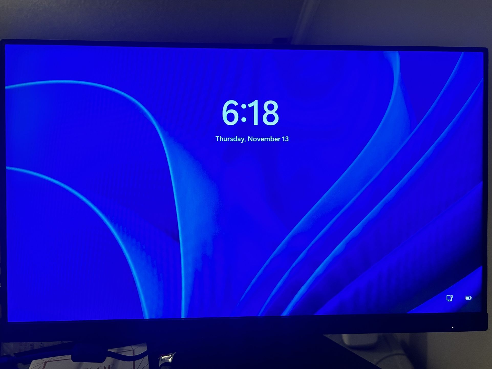 2 HP 24β Monitors β $100 (Both)