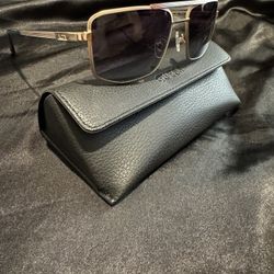 Brand New Guess Sunglasses With Case