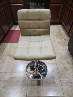 Adjustable/Swivel Stool for doing Make-Up, Hair or Bar
