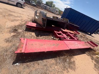 Heavy-Duty 4-Post Automotive Lift Runways / Ramps – Red – Used