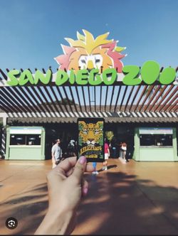 2 SAN DIEGO ZOO TIX *HALF OFF**