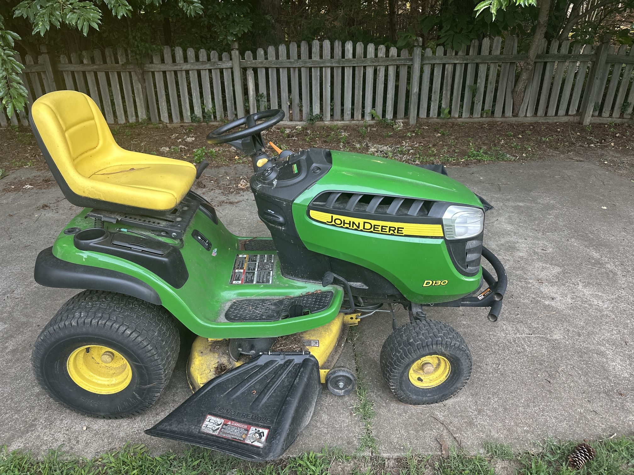 2017 John Deere D130 22hp 42” Deck