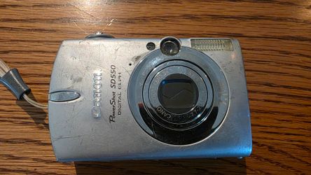 Canon PowerShot SD550 Digital Camera