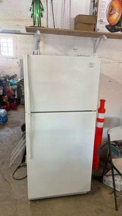 Nice Used Refrigerador 3 Months Guaranteed 507 Ming Ave 300$ Not Less 