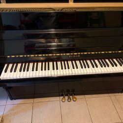 Tudor Piano 